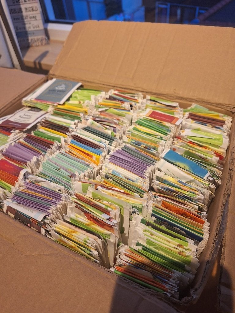Theezakjes, 2 dozen vol met lege verschillende Theezakjes, Ophalen of Verzenden, Theezakje(s)