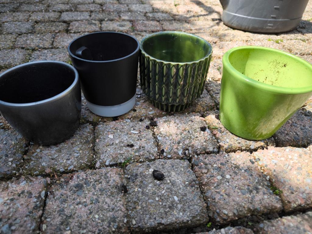 4 middelgrote bloempotten, Kunststof, Gebruikt, Rond, Ophalen of Verzenden