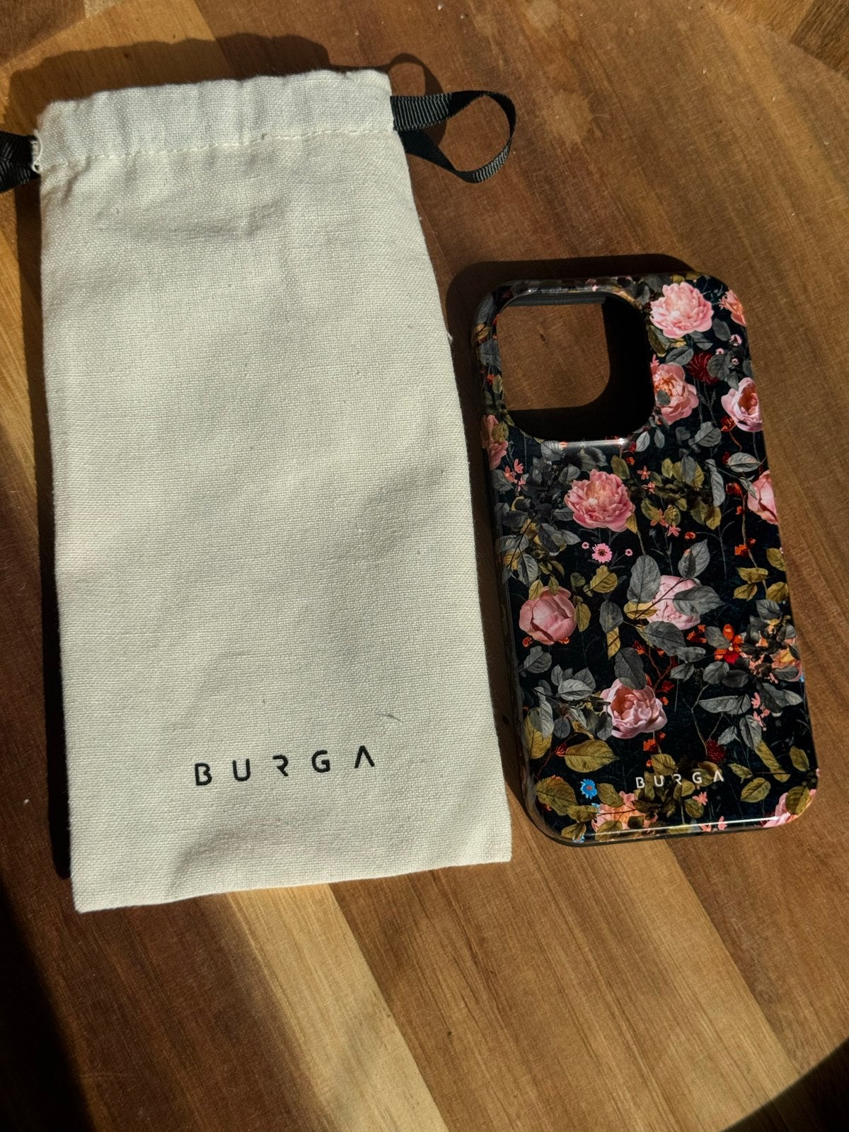 Burga Tough MagSafe iPhone 15 Pro Hoesje - Bloemenprint, Kunststof, Hoesje of Tasje, Ophalen of Verzenden, Schokbestendig