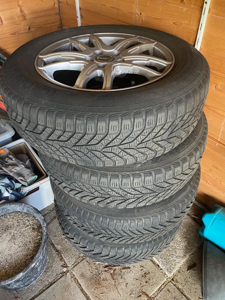 Toyota Prius winterbanden inclusief lichtmetalen velgen, Ophalen, Gebruikt, 15 inch, Band(en)
