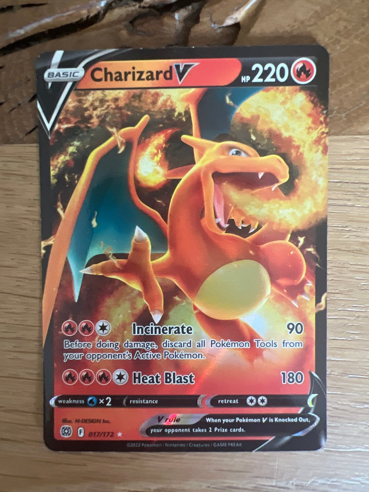 Pokémon Kaart Charizard V (017/172), Ophalen of Verzenden, Zo goed als nieuw, Losse kaart