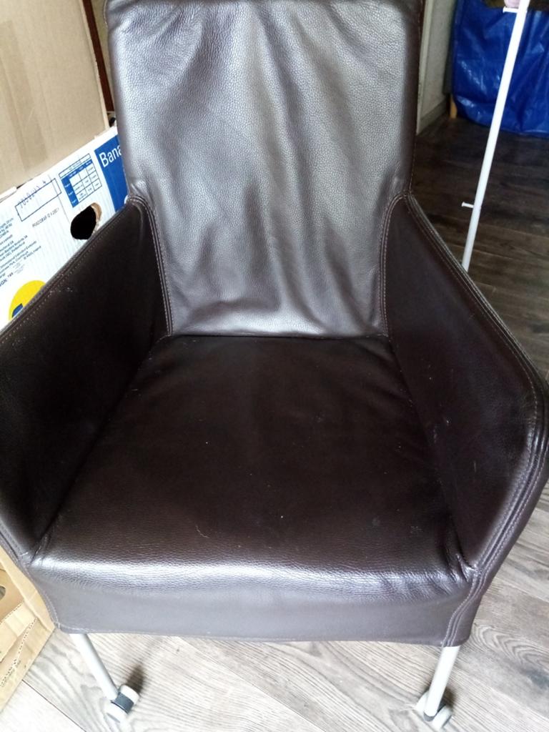 4 Bruine Eethoek Stoelen met Wieltjes (Leer), Ophalen, Gebruikt, Bruin, Leer