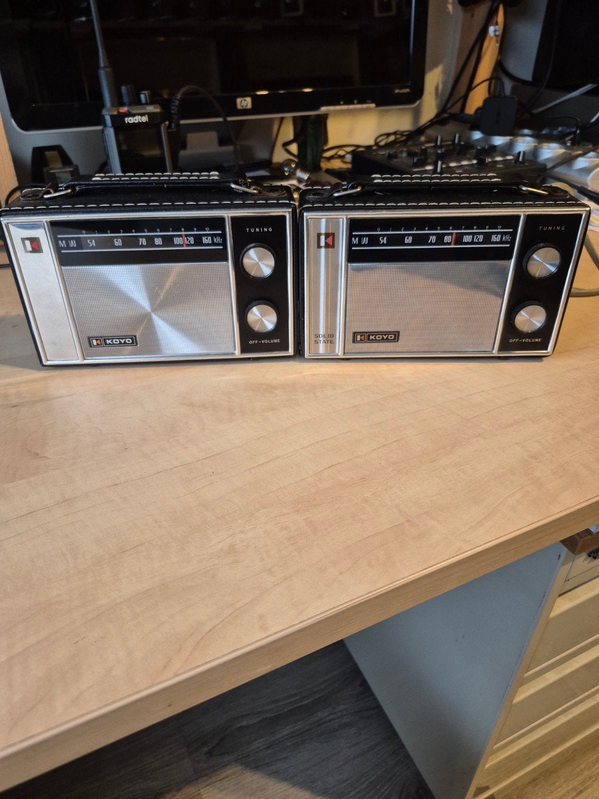 Koyo transistor radio 2 st, Ophalen