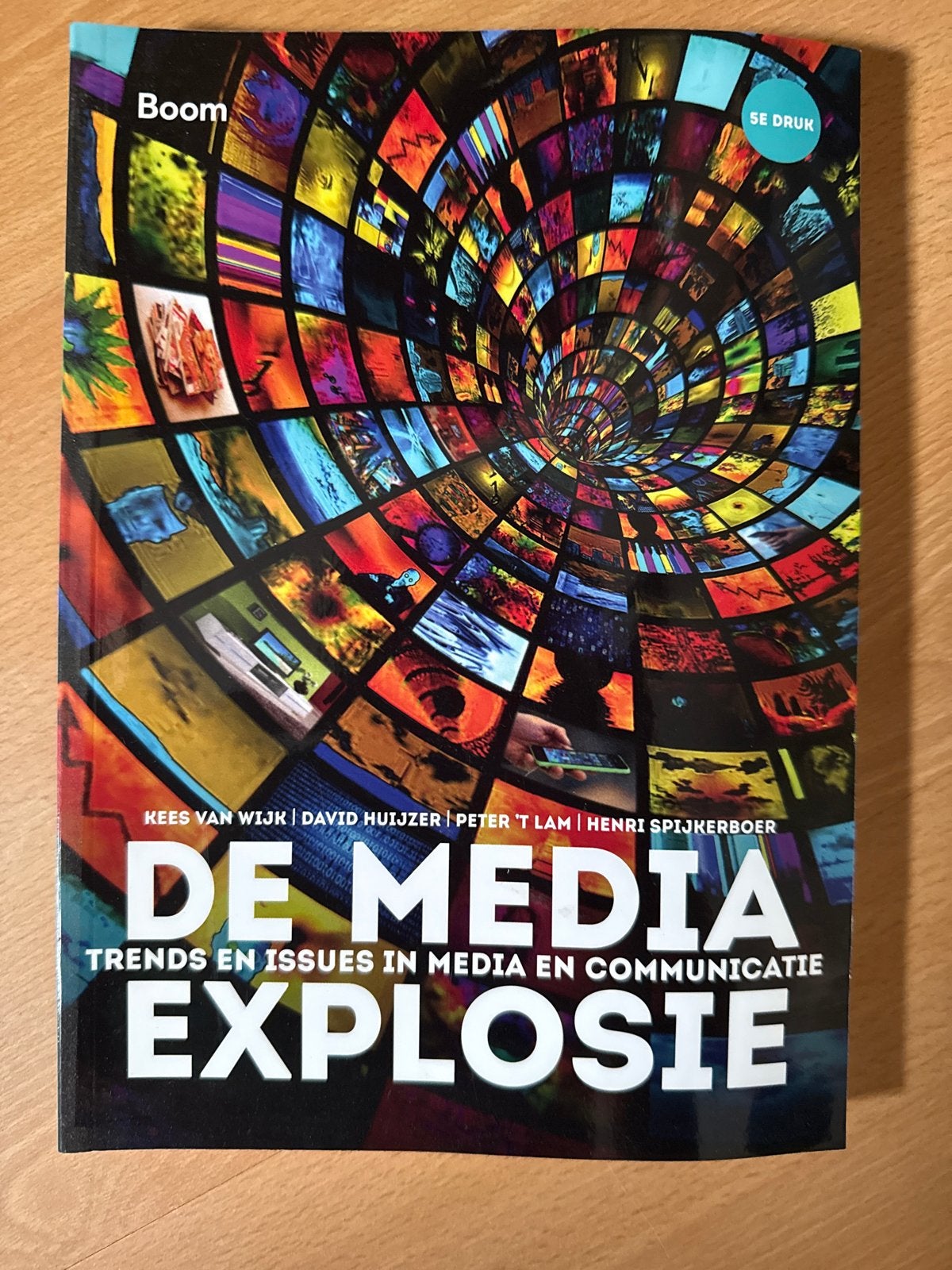 De Media Explosie - Trends en Issues in Media en Communicati, Ophalen of Verzenden, Gamma, Zo goed als nieuw, HBO
