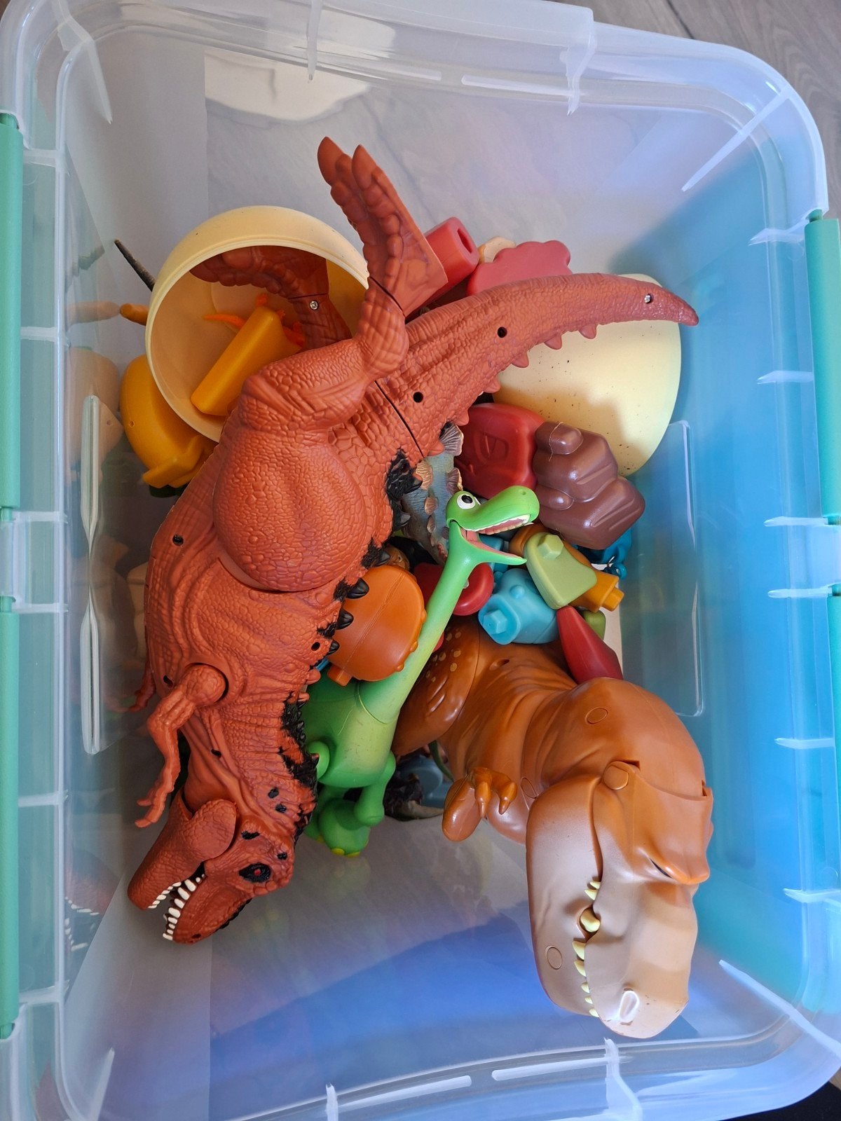 Bak vol met dino's, Ophalen