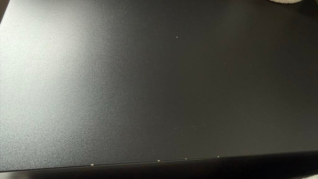 2x IKEA Vikhammer nachtkastje zwart 40x39 met lichte sporen, Overige materialen, Minder dan 45 cm, Ophalen of Verzenden, Zo goed als nieuw