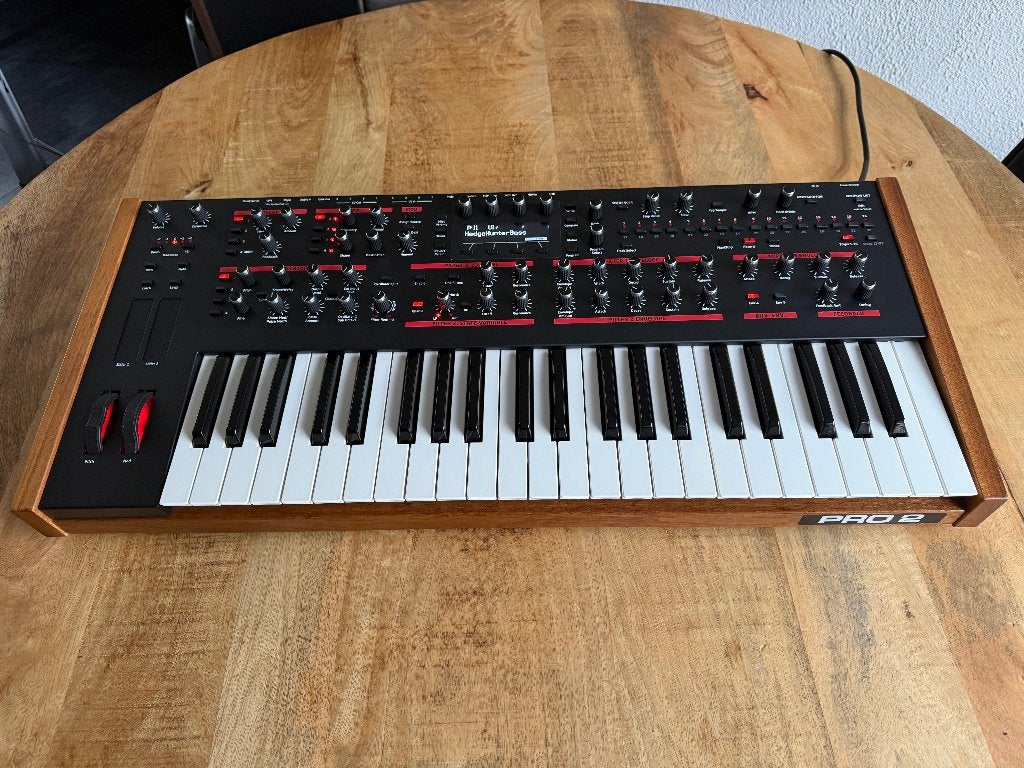 Nette Dave Smith Sequential PRO 2, Muziek en Instrumenten, Overige aantallen, Zo goed als nieuw, Met midi-aansluiting, Ophalen