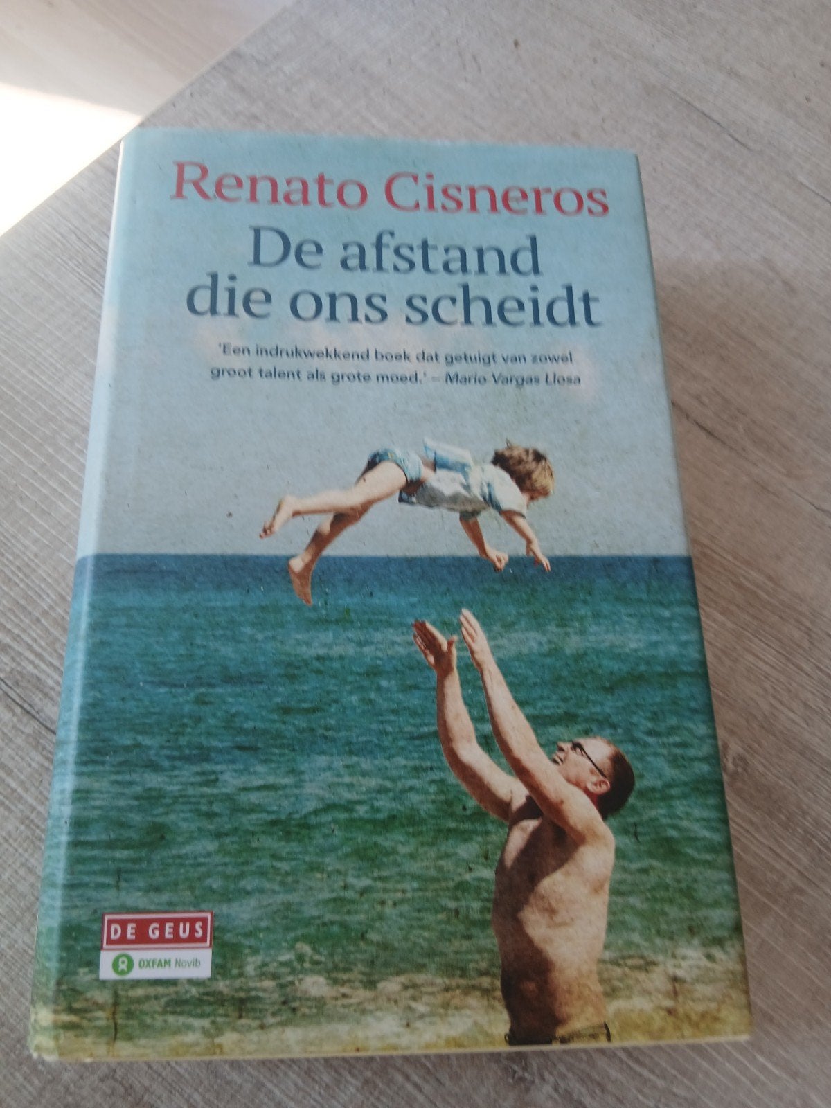 Renato Cisneros - De afstand die ons scheidt, Ophalen of Verzenden, Zo goed als nieuw, Renato Cisneros, Wereld overig
