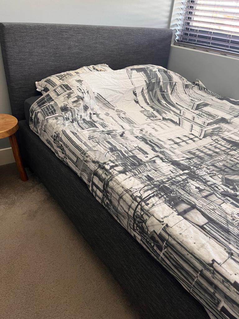 tweepersoonsbed met stoffen bekleding, Gebruikt, Tweepersoons, 200 cm, 140 cm