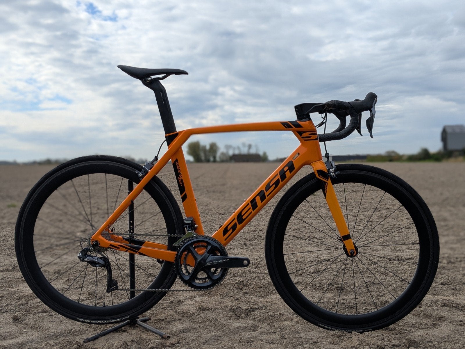Sensa Giulia Evo maat 55 Ultegra Di2 11-speed Carbon wielen, 28 inch, Carbon, Zo goed als nieuw, Meer dan 20 versnellingen