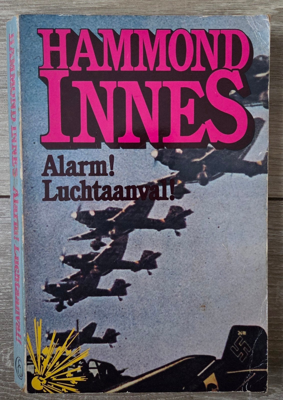 Hammond Innes - Alarm! Luchtaanval!, Ophalen of Verzenden, Gelezen, Hammond Innes