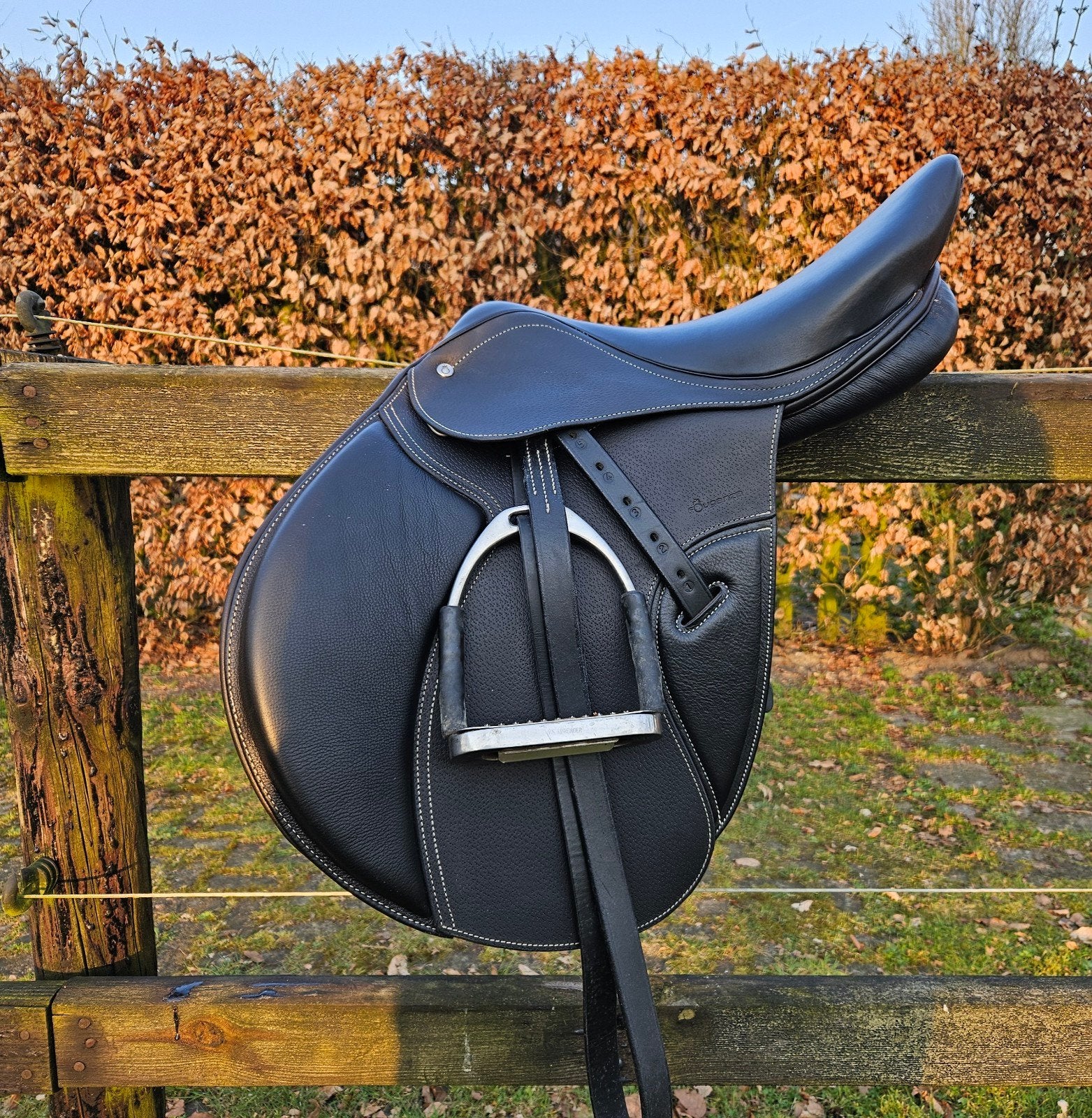 Spring/veelzijdigheidszadel 17.5 inch nieuw, Ophalen, Springen