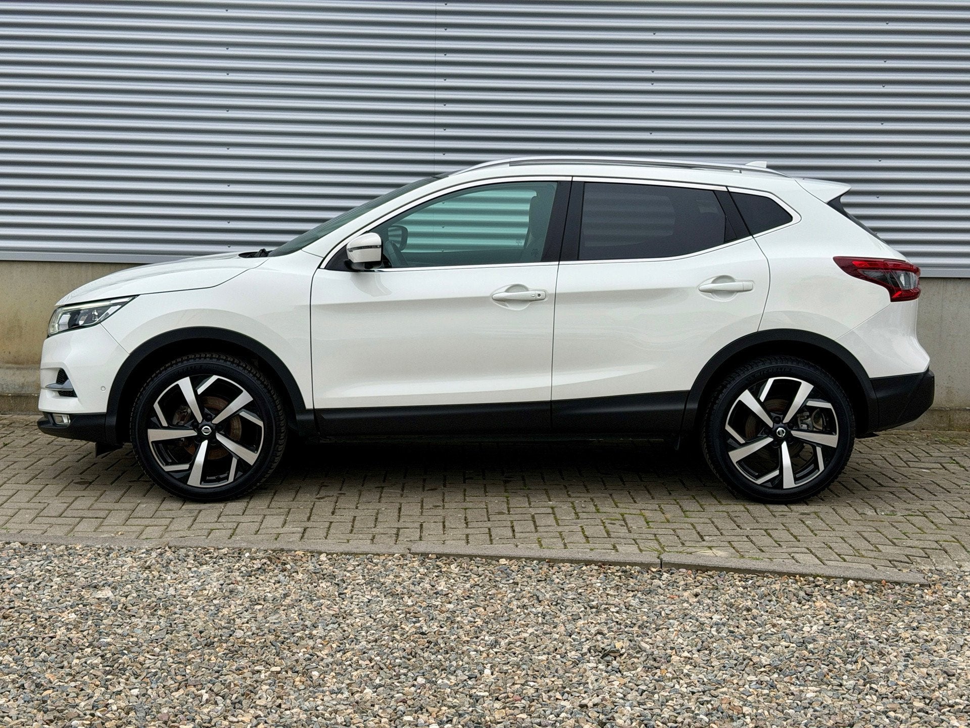 Nissan Qashqai 116pk Tekna + [ 1e eig. 27810 km ], Auto's, Voorwielaandrijving, Dealer onderhouden, Verwarmde buitenspiegels, Gebruikt