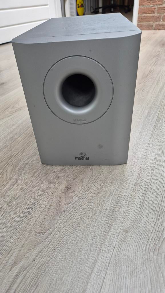 Magnat Subwoofer - Krachtige Bass voor Thuisbioscoop