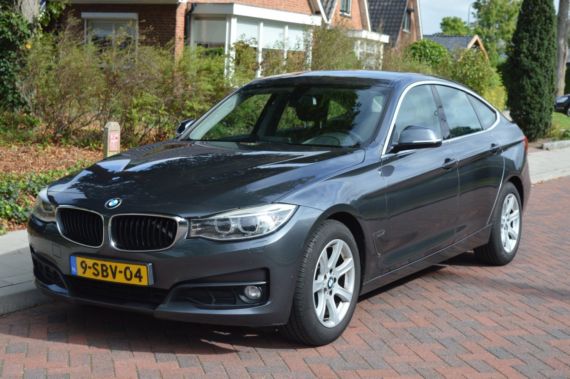 BMW 3-serie Gran Turismo 318d Exe ORG NL/NAP/dealer onderhou, Geheel digitaal combi-instrument, Achterwielaandrijving, Zwart, Bedrijf
