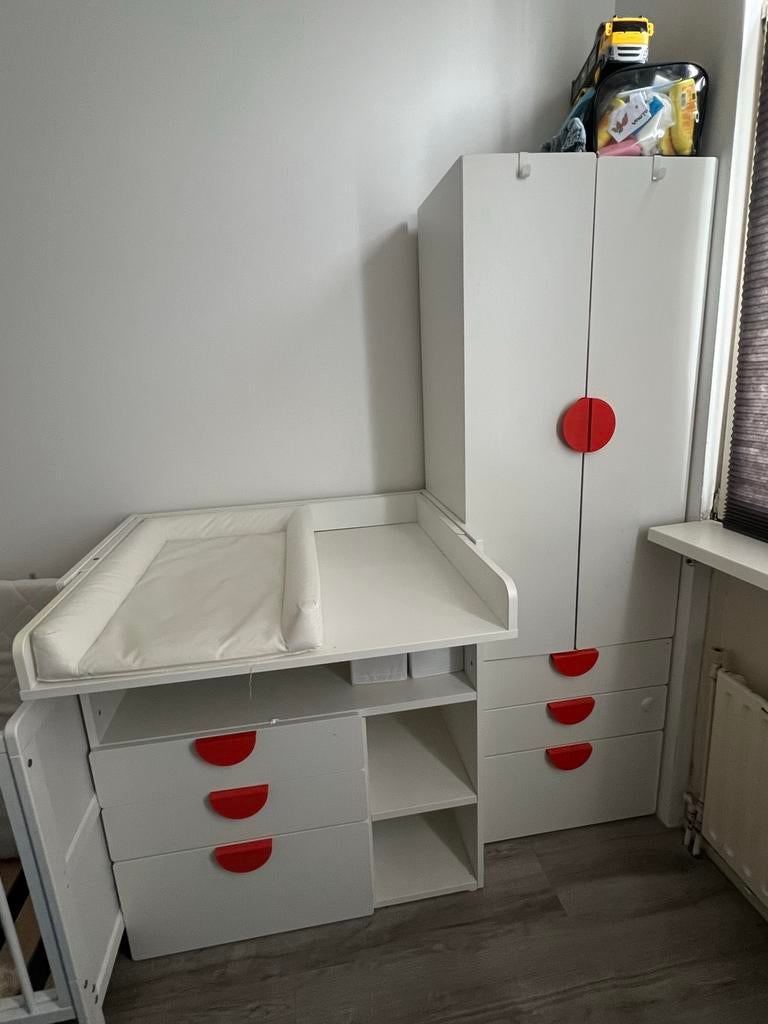 Kledingkast en commode met aankleedkussen, Ophalen, Gebruikt, 50 tot 70 cm, 105 cm of meer