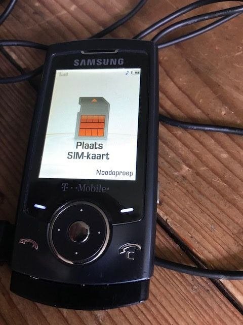 GSM samsung vintage met lader old school, Telecommunicatie, Mobiele telefoons | Samsung, Gebruikt, Overige modellen, Geen camera