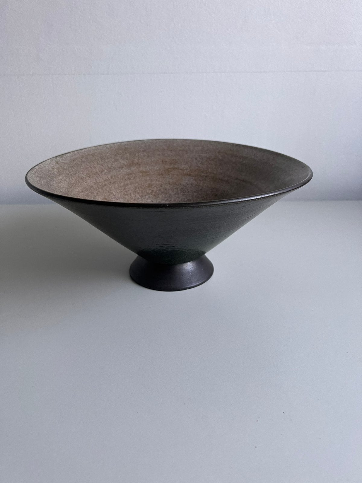 Zaalberg keramiek schaal op voet 24,5 cm, Antiek en Kunst, Ophalen of Verzenden