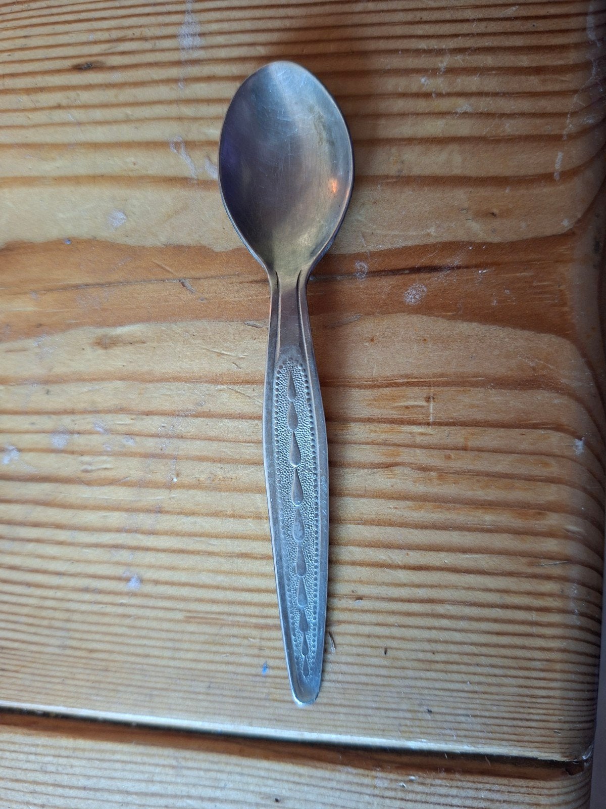 Vintage metalen lepel met decoratief handvat, Ophalen of Verzenden