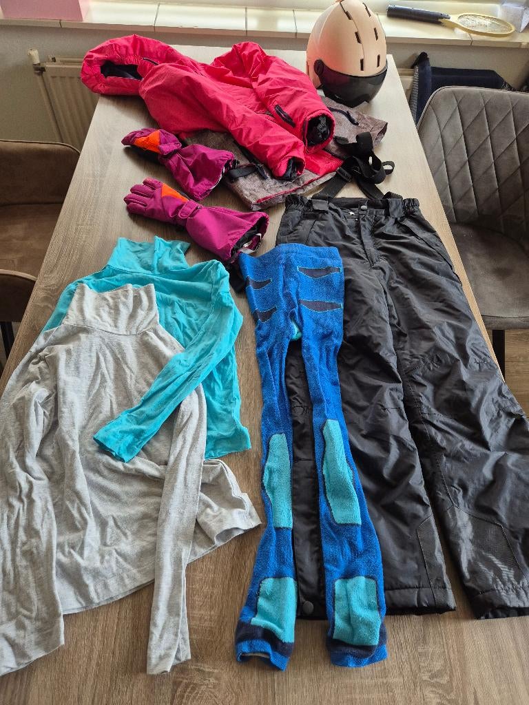 Complete ski outfit meisje 140 146 152, Sport en Fitness, 140 tot 160 cm, Zo goed als nieuw, Ski's, Ophalen