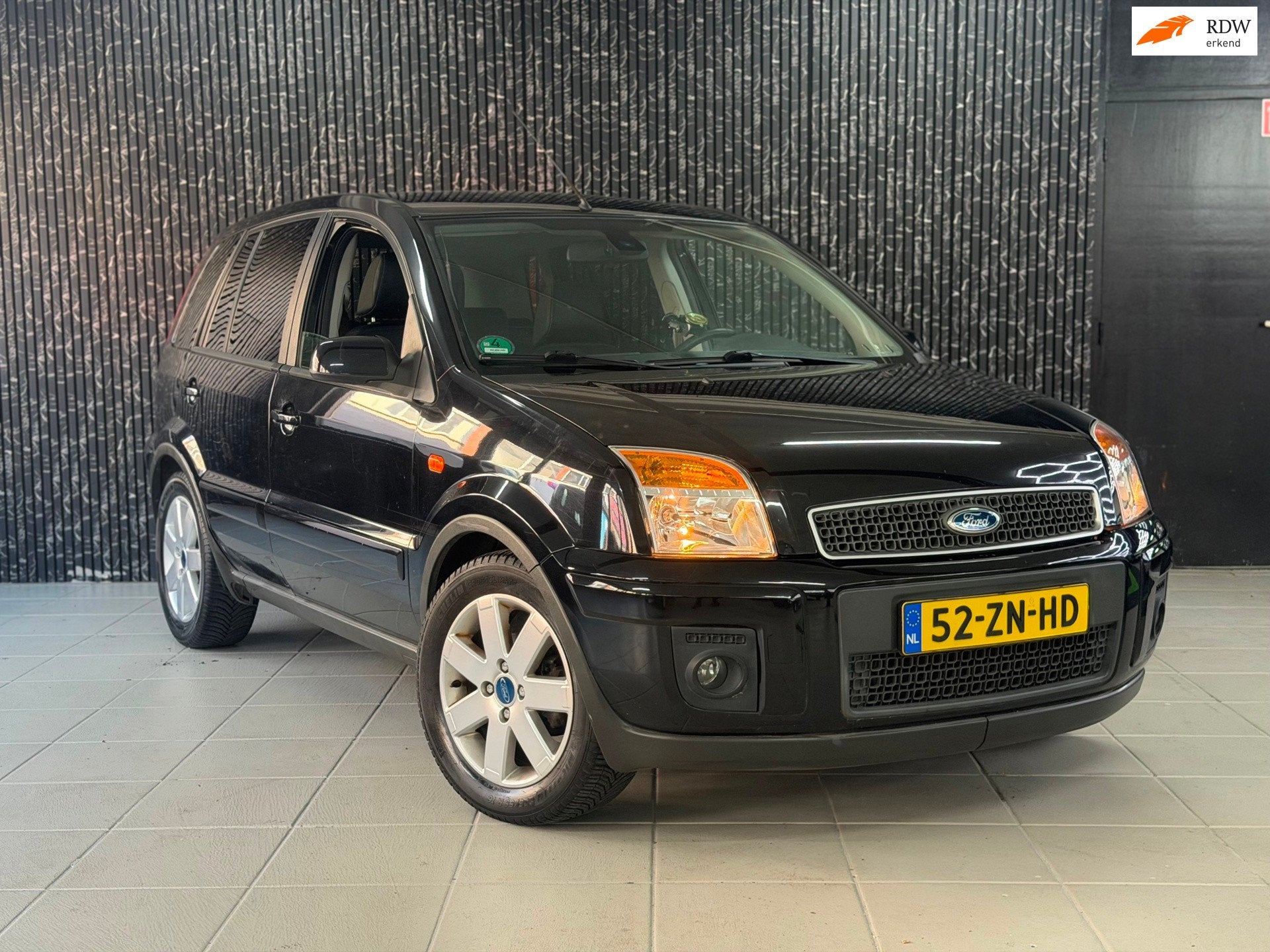 Ford Fusion 1.6-16V Futura Automaat | Leer | Airco, Auto's, 101 pk, Gebruikt, 1064 kg, Origineel Nederlands