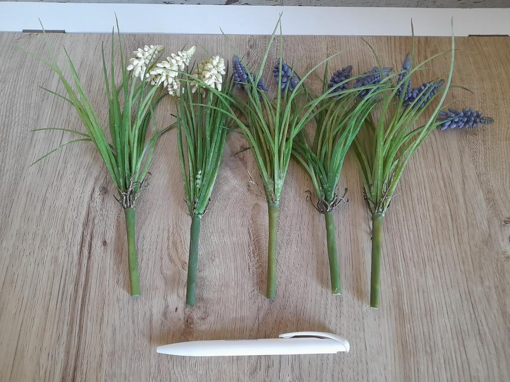 Blauwe en witte druifjes kunstbloemen, Verzenden