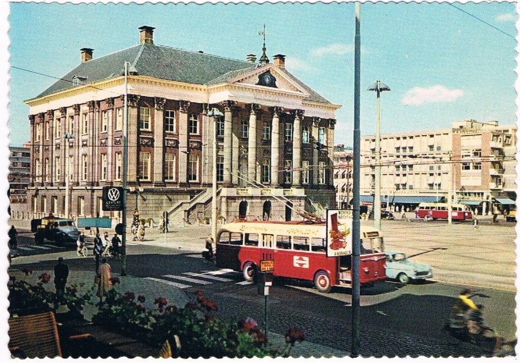 97 / GRONINGEN : Grote Markt met stadhuis ( VW-reclame), Verzenden, 1960 tot 1980, Ongelopen, Groningen