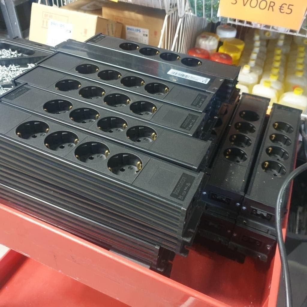 KAISER elektra verdeeldoos 4 VOUDIG stekkerdoos, Hobby en Vrije tijd, Ophalen, Nieuw