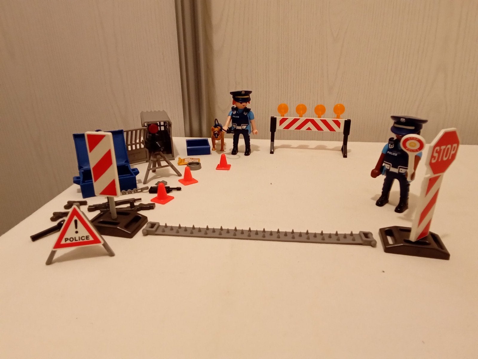 Playmobil 6878 politie wegversperring compleet, Complete set, Ophalen of Verzenden, Zo goed als nieuw, City action