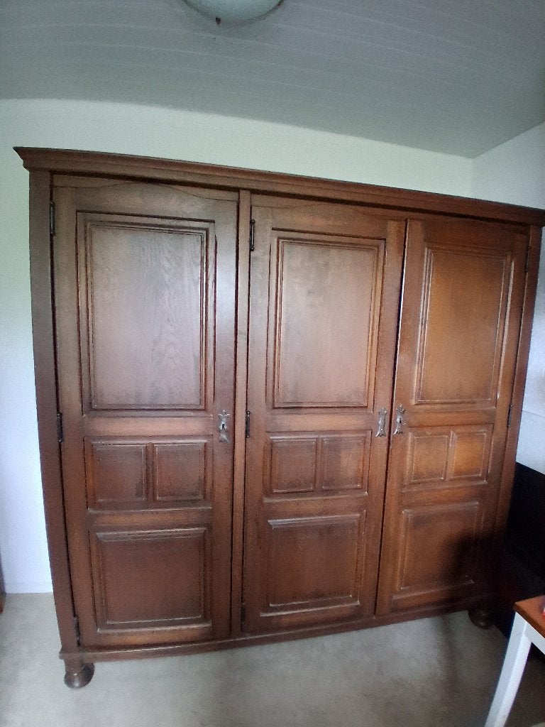 Kast Eiken drie deurs, Ophalen, Met deur(en), Gebruikt, Klassiek