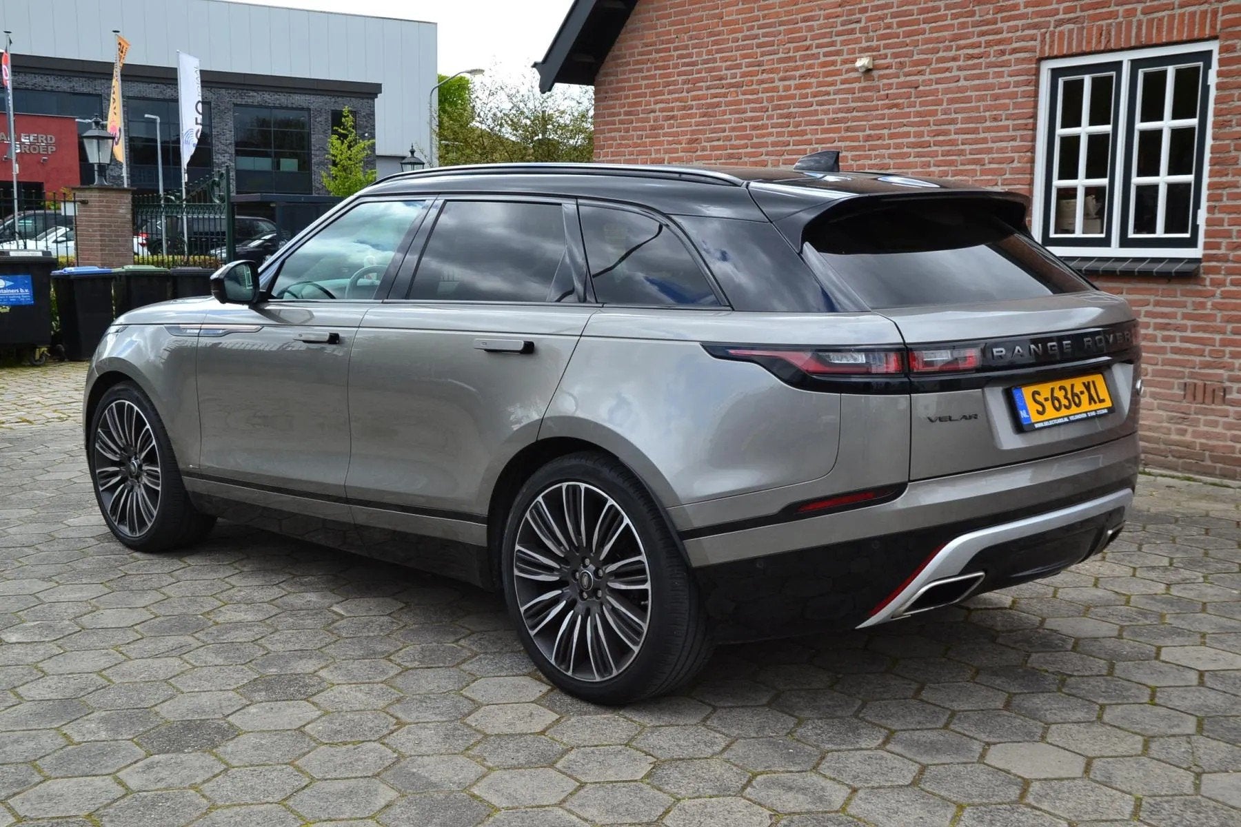 Land Rover Range Rover Velar 3.0 V6 AWD R-Dynamic HSE - 380, Auto's, Automaat, Dealer onderhouden, Gebruikt, 2995 cc