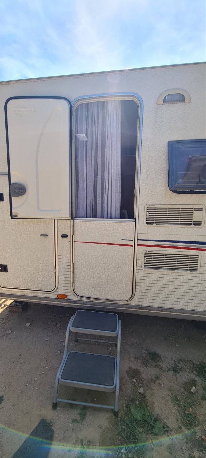 Bürstner Averso 495 TK, Standaardzit, Frans bed, Bedrijf, Bürstner
