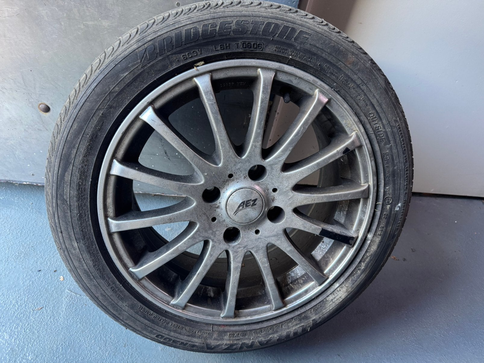 4x AEZ velgen banden 205/50R 16, Ophalen, Gebruikt