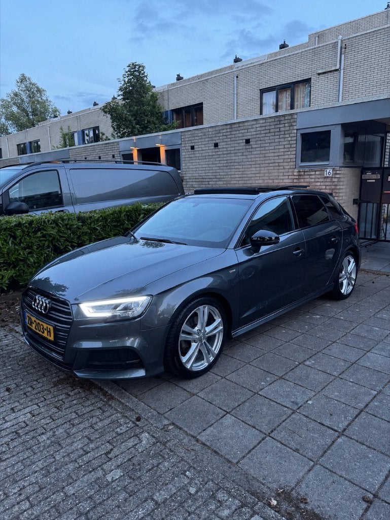 Audi A3 Sportback 35 TFSI 3x S-line Virtual | Pano | Carplay, 15 km/l, 1498 cc, 4 cilinders, 150 pk