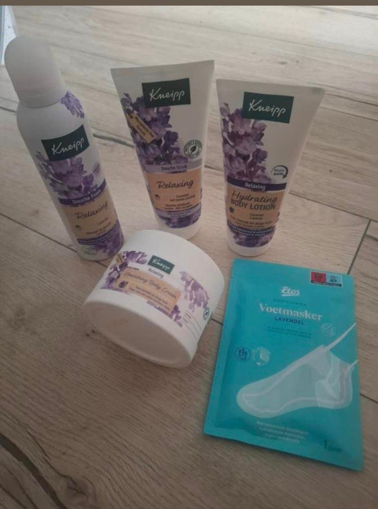 Kneipp Lavendel Verwenpakket + Etos Voetmasker - Nieuw!, Ophalen of Verzenden
