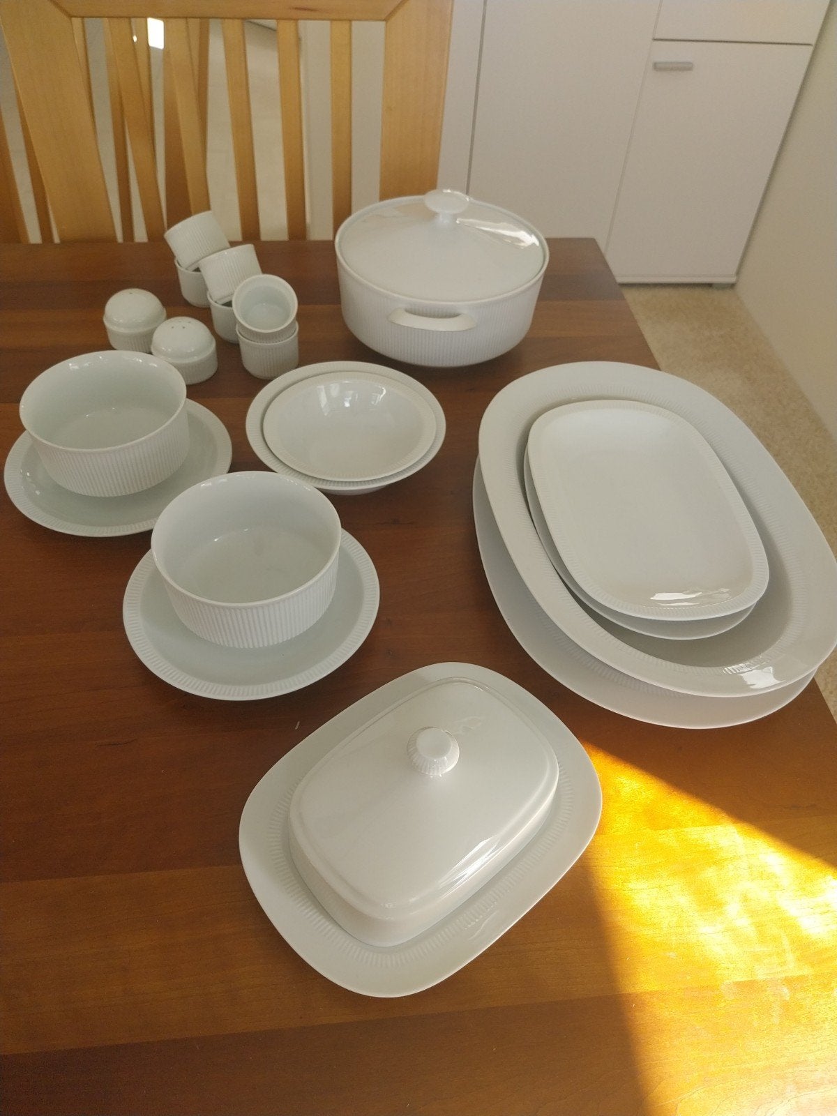 Arzberg servies, wit, geribbeld, Ophalen of Verzenden, Overige stijlen, Porselein, Schaal of Schalen