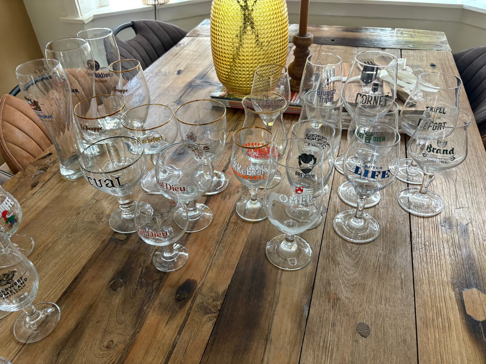 Grote collectie speciaalbierglazen, Verzamelen, Ophalen, Zo goed als nieuw, Bierglas
