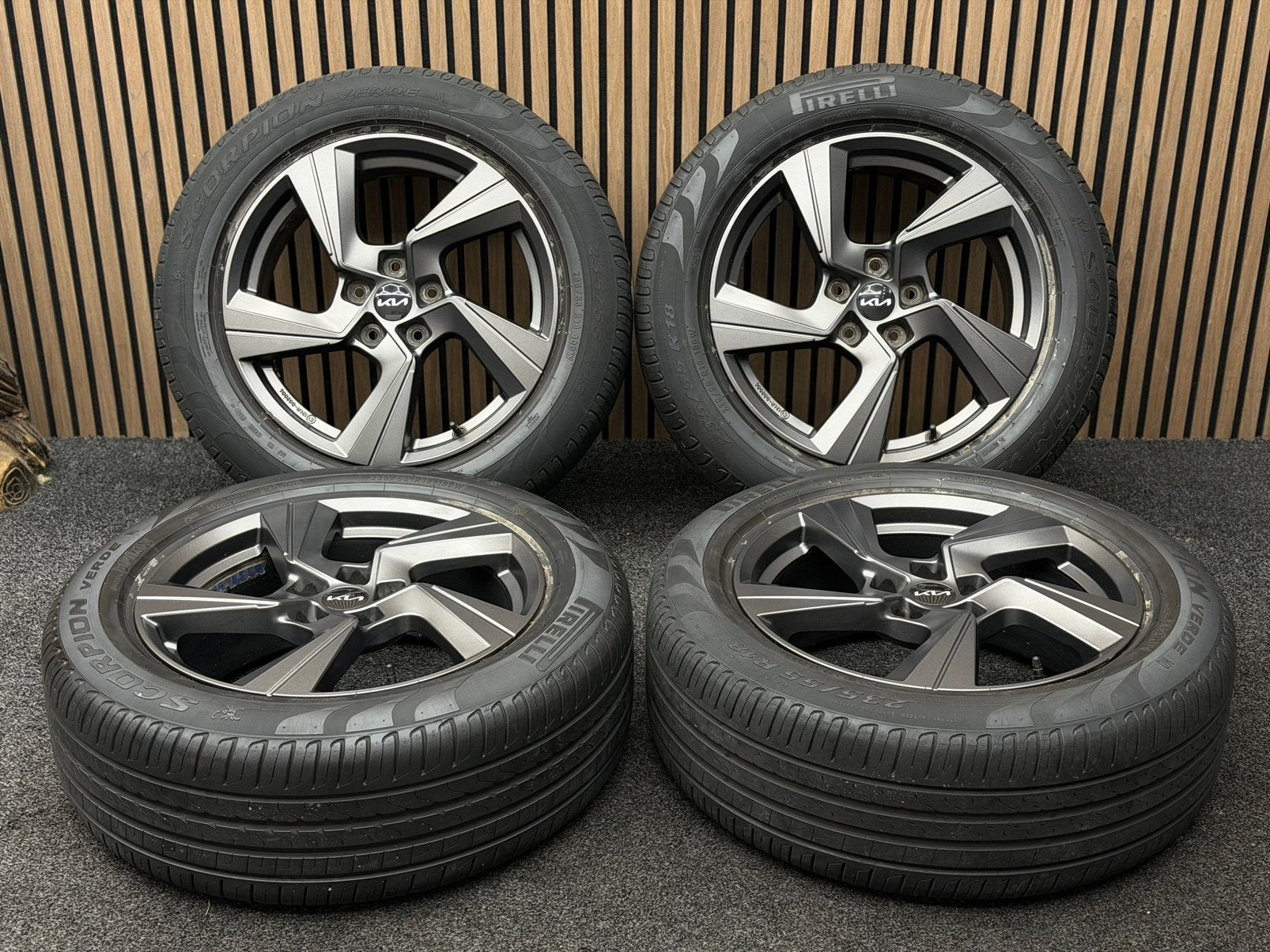 Originele 18 inch Kia Sportage NQ5 5x114.3 ET51 TPMS Pirelli, Auto-onderdelen, Banden en Velgen, Ophalen, 18 inch, ., Banden en Velgen