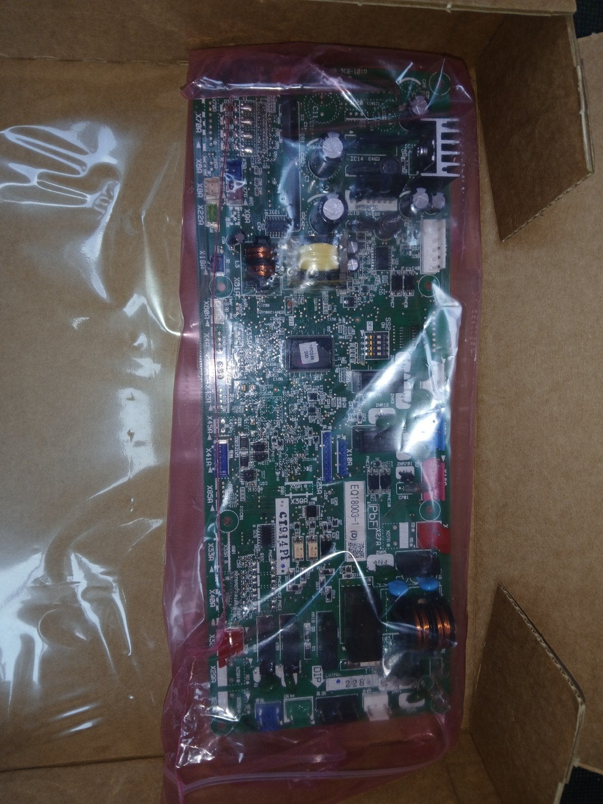 Daikin PCB Assy EQ18003-1A (D) - Nieuw in doos, Minder dan 30 cm, Hoog rendement (Hr), Cv-ketel of Combi-ketel, Nieuw