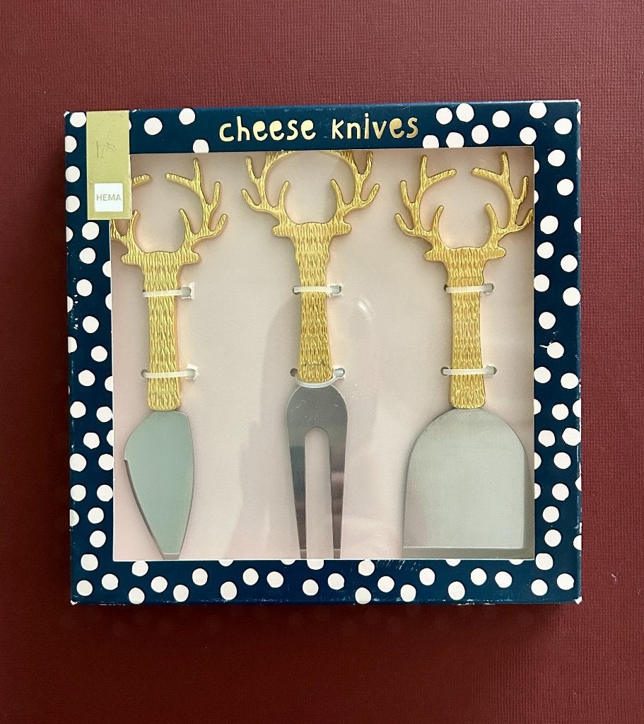 Drie cheese knives / kaasmessen met hert van Hema, Ophalen of Verzenden, Nieuw, Overige materialen, Bestekset
