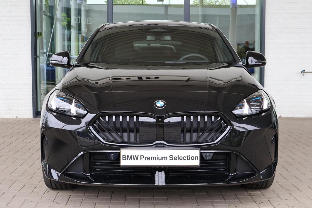 BMW 1 Serie 120 | M Sportpakket Pro | Driving Assistant | Co, Met garantie (alle), Zwart, Origineel Nederlands, Bedrijf