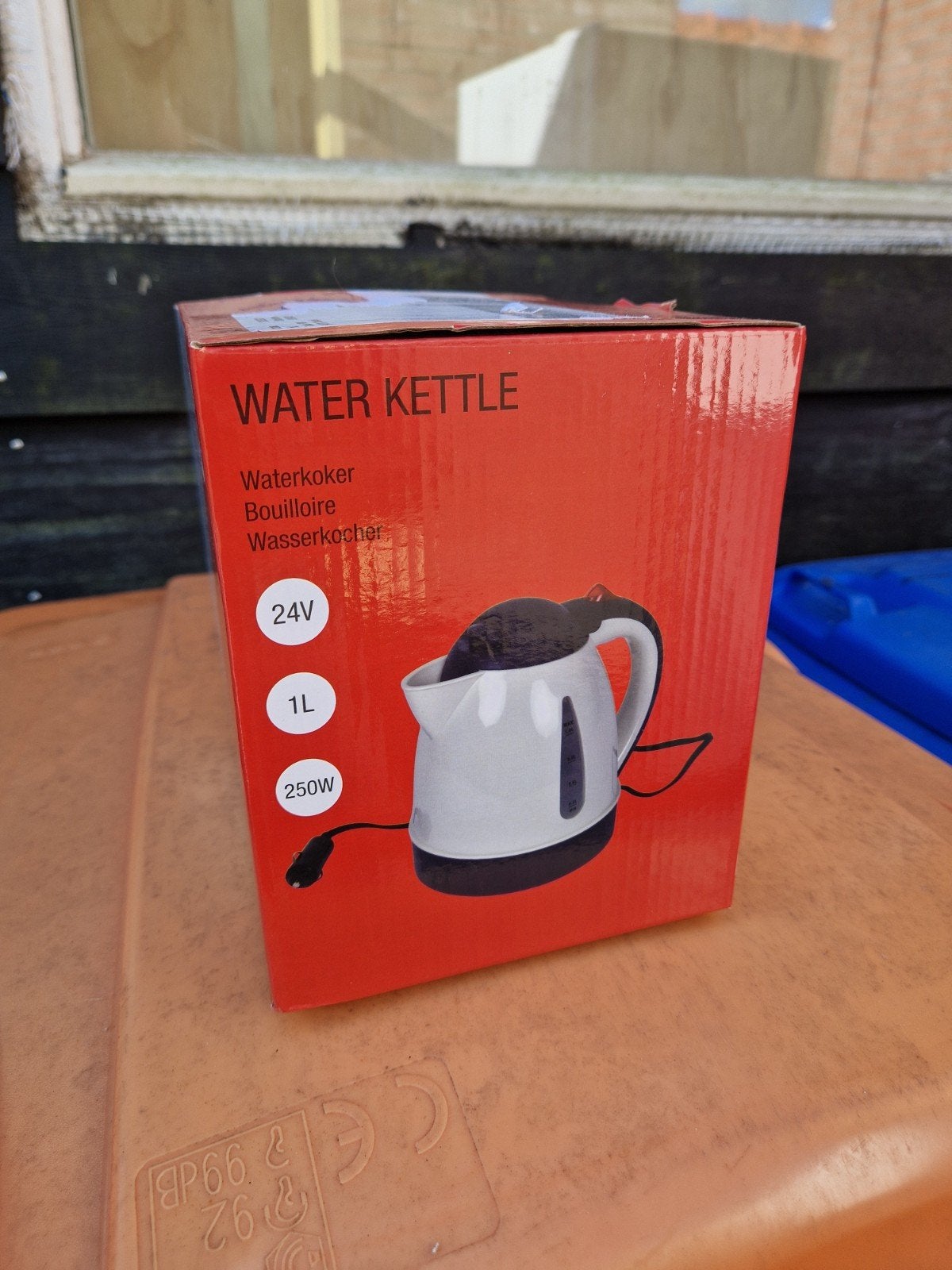 Carpoint Waterkoker 24V - Ideaal voor onderweg, Witgoed en Apparatuur, Waterkokers, 1 tot 2 liter, Ophalen of Verzenden, Nieuw