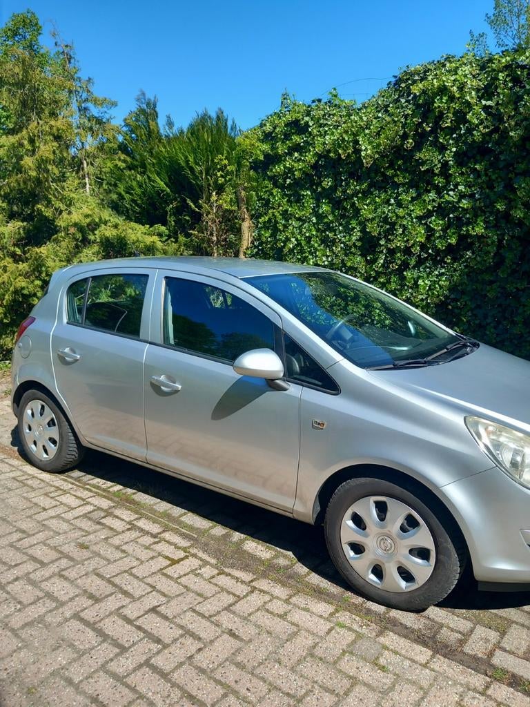 Opel Corsa 1.4 16V 5D 2008 Grijs 230.000 km apk 8-5-2027, Auto's, Voorwielaandrijving, 1063 kg, 4 cilinders, 49 €/maand