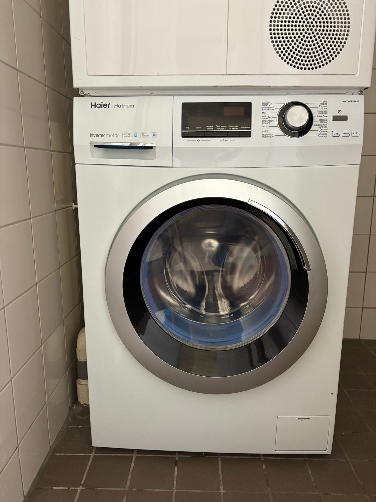 Wasmachine Haier Hatrium HW70-BP14636, Ophalen, Zo goed als nieuw, 85 tot 90 cm, 1200 tot 1600 toeren