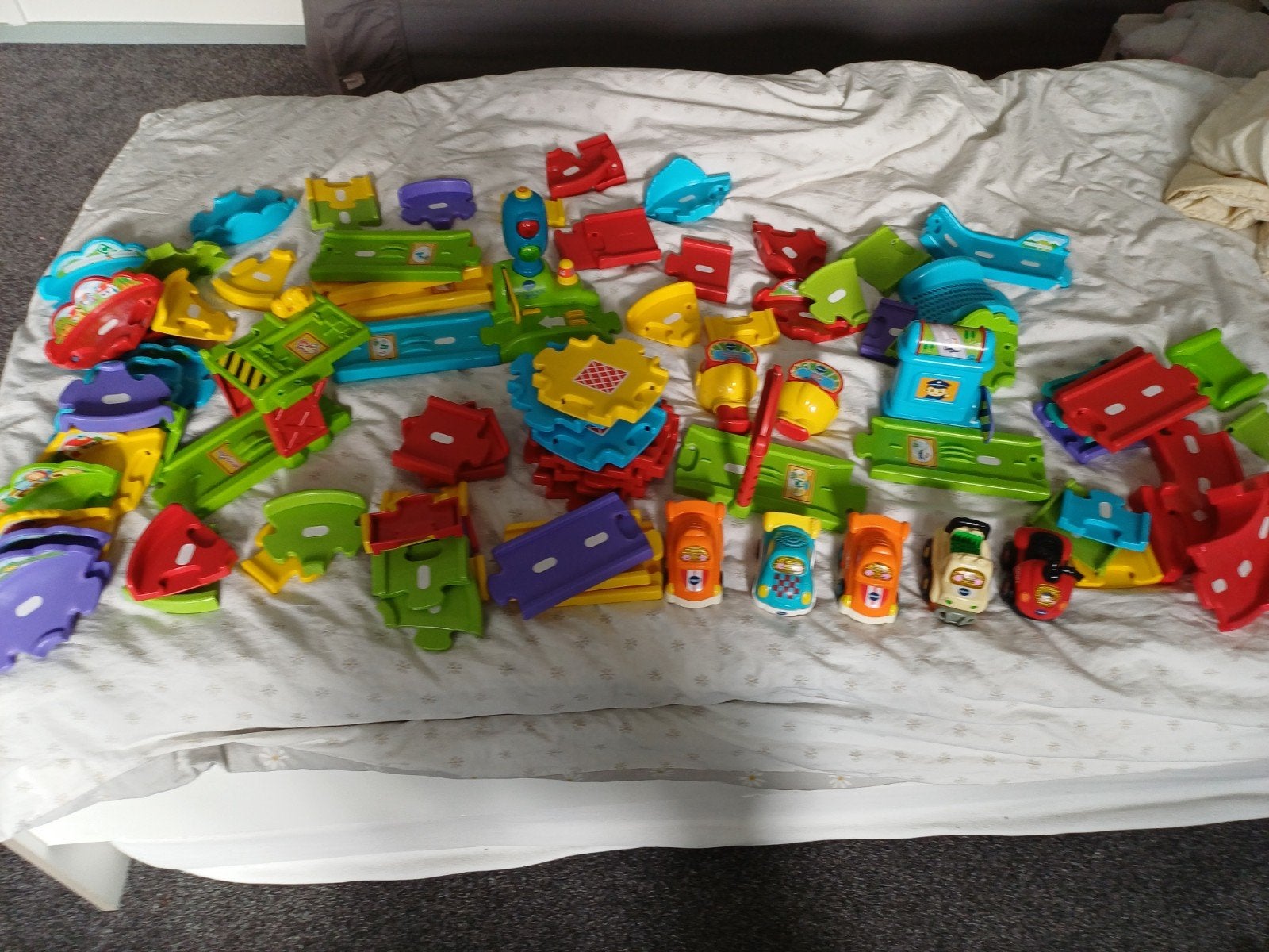 Diverse toet toet auto.s en meer spul., Ophalen, 2 tot 4 jaar