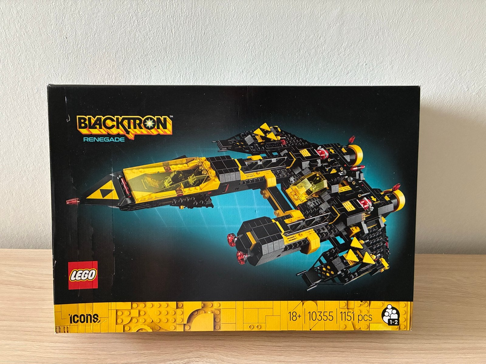 LEGO Icons 10355 Blacktron Renegade Ruimteschip + display, Ophalen, Zo goed als nieuw, Overige merken