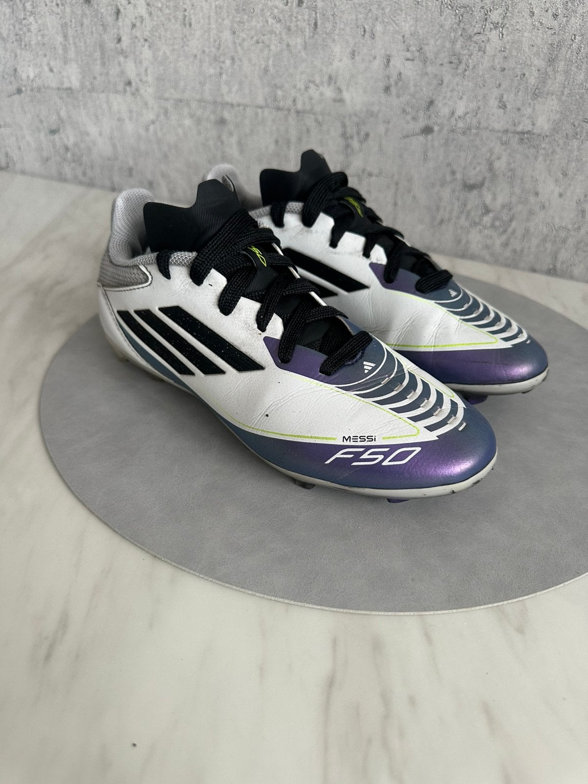 Voetbalschoenen Messi F50 maat 38 2/3, Maat XS of kleiner, Ophalen of Verzenden, Zo goed als nieuw, Schoenen
