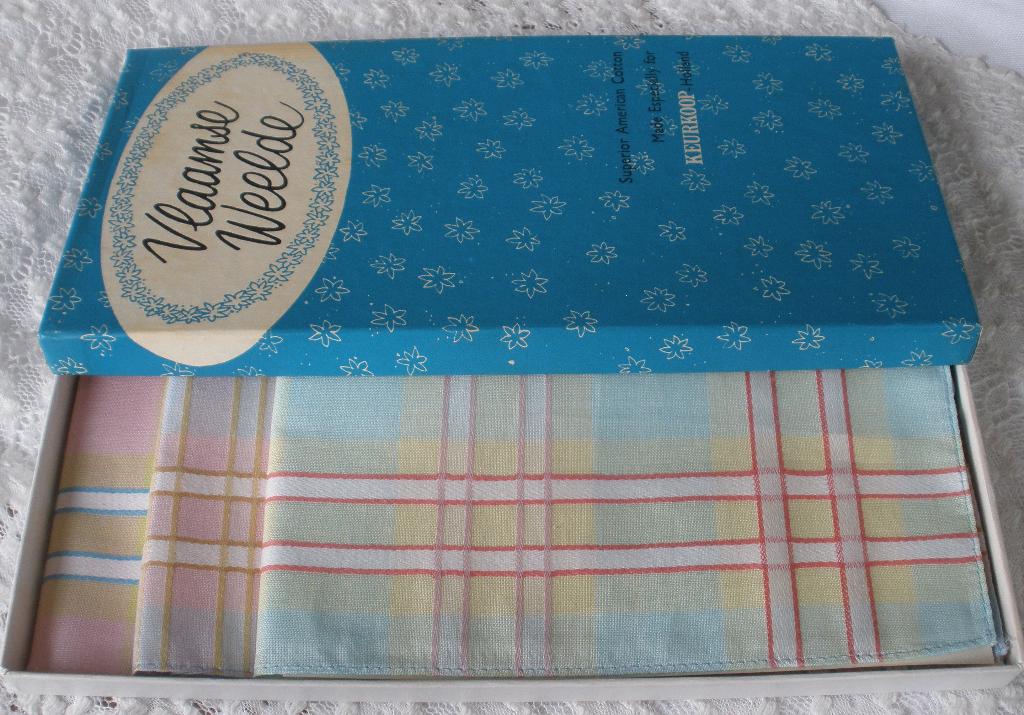 Vintage doosje Keurkoop zakdoekjes - Dames - nr.1, Ophalen of Verzenden