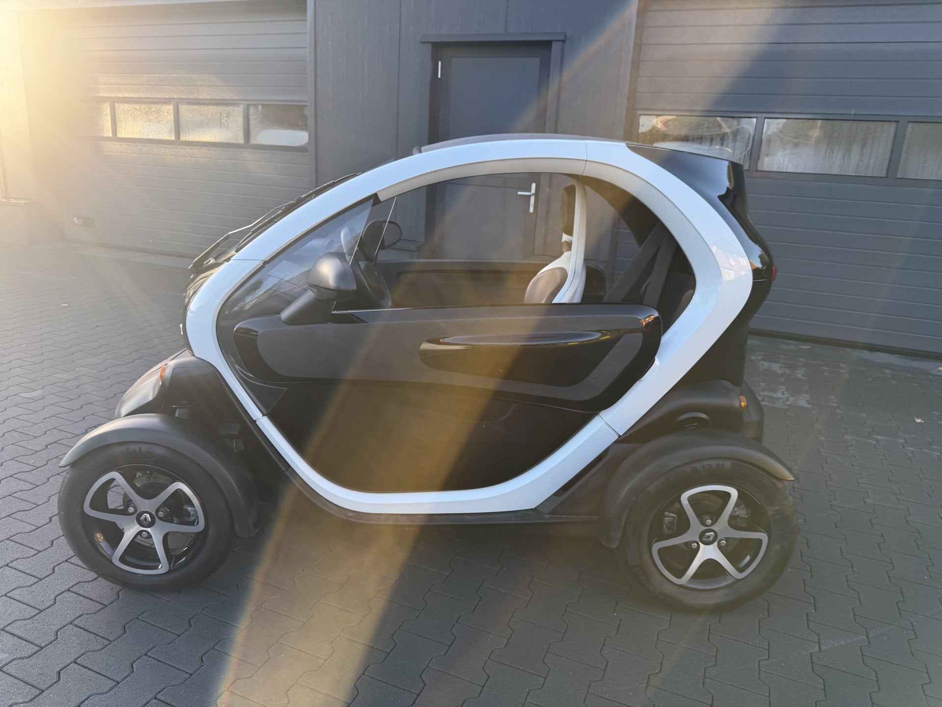 Renault Twizy Technic Bj 2012 Elektrisch rijden met een glim, Auto's, Automaat, Dealer onderhouden, Achterwielaandrijving, Gebruikt