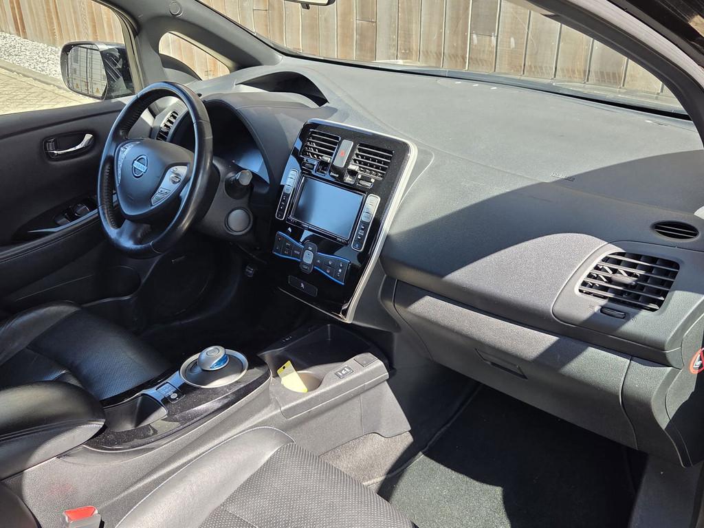 Nissan LEAF Tekna 30 kWh, Auto's, Gebruikt, 199 km, 1445 kg, Zwart